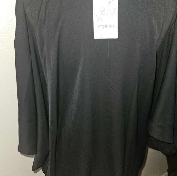 Simple Flavor Womans Black Vneck Top Size Xl NWT - Picture 11 of 13